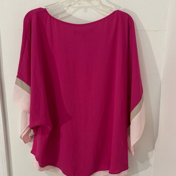 White House Black Market Fuchsia and Cream V-Neck Blouse Size Small - Picture 2 of 7